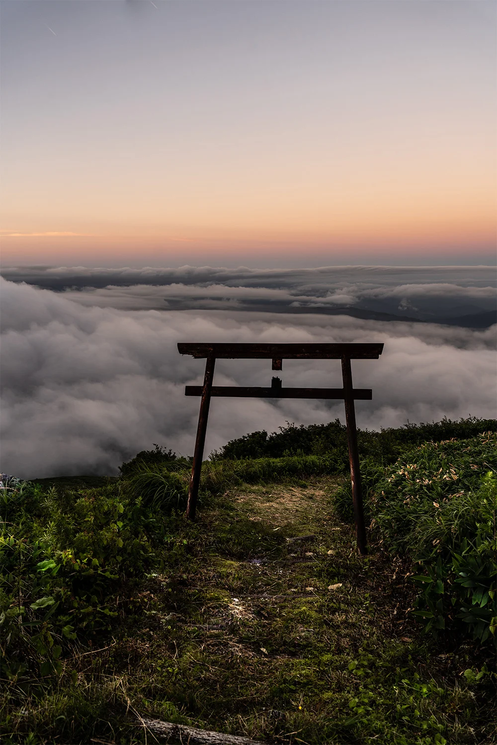 @akira_1972_ 天空のもうひとつの鳥居(中津明神山/久万高原町)