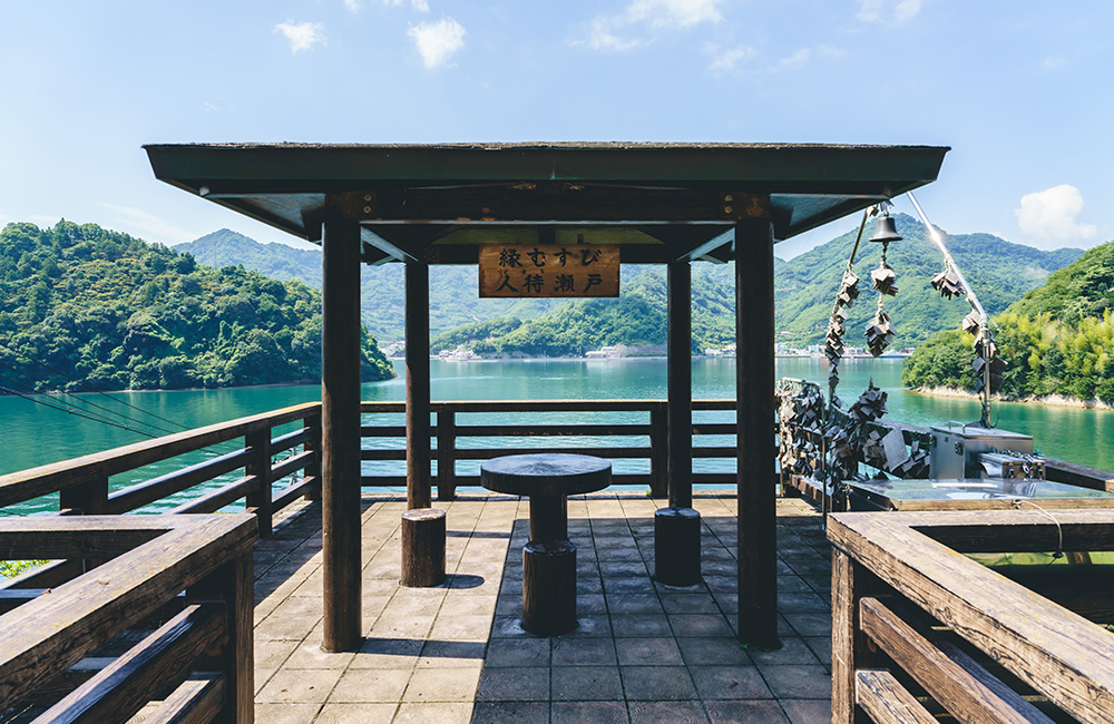 とびしま海道の終端。潮待ち港の風情を残す岡村島。その1