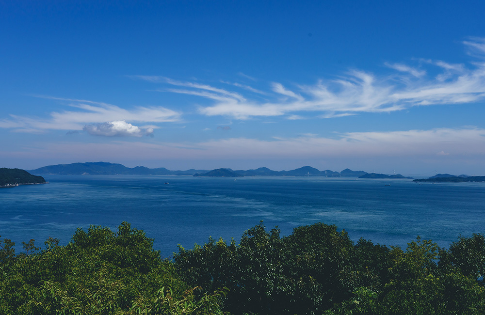 とびしま海道の終端。潮待ち港の風情を残す岡村島。その1