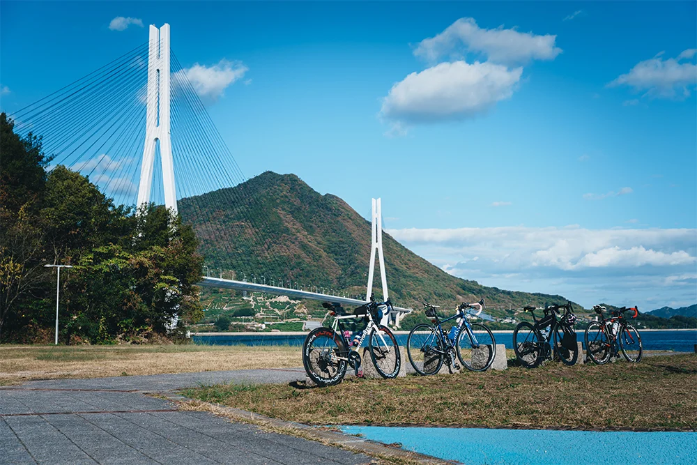 自転車と多々羅大橋